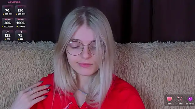 MonicaShiny online show from November 23, 2025, 7:02 pm