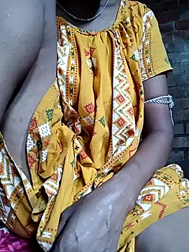 Snapshot of Hotty-romi3 chatting on October 11, 2025, 4:57 am Hotty-romi3 online show from October 11, 2025, 4:57 am