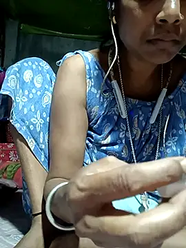 Snapshot of Hotty-romi3 chatting on October 13, 2025, 3:46 pm Hotty-romi3 online show from October 13, 2025, 3:46 pm