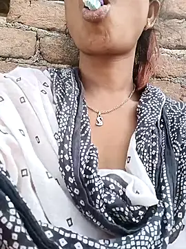 Snapshot of Hotty-romi3 chatting on November 18, 2025, 5:22 am Hotty-romi3 online show from November 18, 2025, 5:22 am