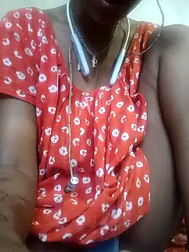 Snapshot of Hotty-romi3 chatting on October 30, 2025, 2:43 am Hotty-romi3 online show from October 30, 2025, 2:43 am