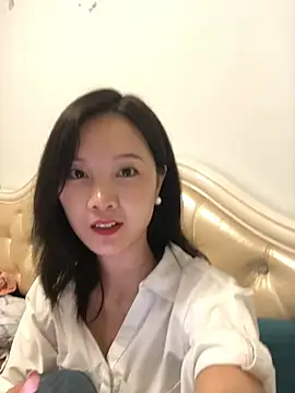 Snapshot of Mile-m chatting on June 1, 2026, 3:11 pm Mile-m online show from June 1, 2026, 3:11 pm