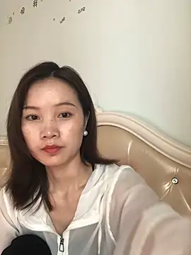 Mile-m online show from May 6, 2026, 3:43 am