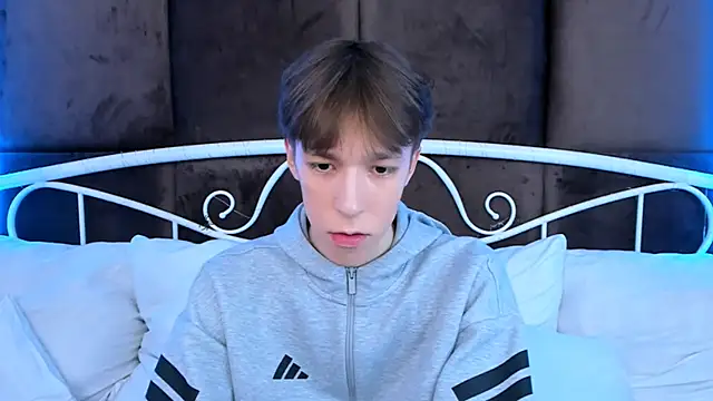 Snapshot of MarkBranston chatting on November 9, 2025, 10:52 am MarkBranston online show from November 9, 2025, 10:52 am