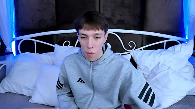 Snapshot of MarkBranston chatting on November 23, 2025, 10:47 am MarkBranston online show from November 23, 2025, 10:47 am