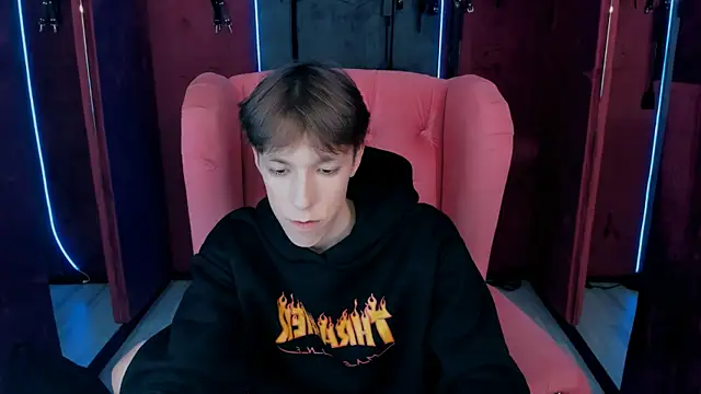 Snapshot of MarkBranston chatting on November 7, 2025, 3:16 pm MarkBranston online show from November 7, 2025, 3:16 pm