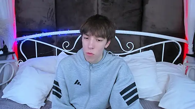 Snapshot of MarkBranston chatting on February 5, 2026, 3:41 pm MarkBranston online show from February 5, 2026, 3:41 pm