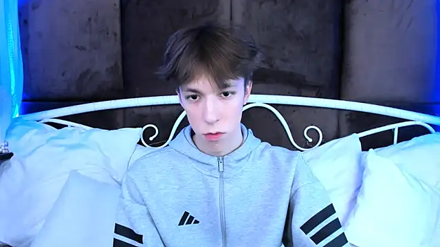 Snapshot of MarkBranston chatting on November 15, 2025, 2:54 pm MarkBranston online show from November 15, 2025, 2:54 pm