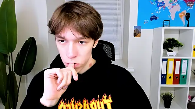 Snapshot of MarkBranston chatting on February 27, 2026, 2:39 pm MarkBranston online show from February 27, 2026, 2:39 pm