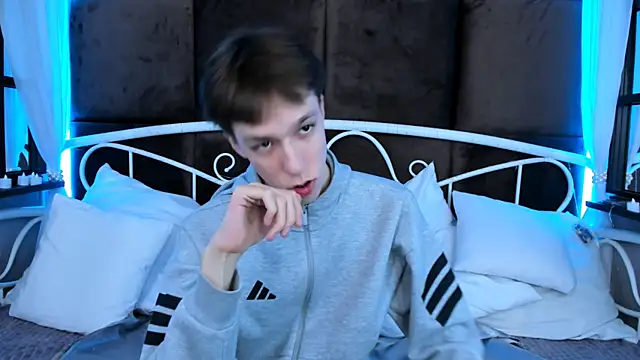 Snapshot of MarkBranston chatting on December 1, 2025, 10:49 am MarkBranston online show from December 1, 2025, 10:49 am