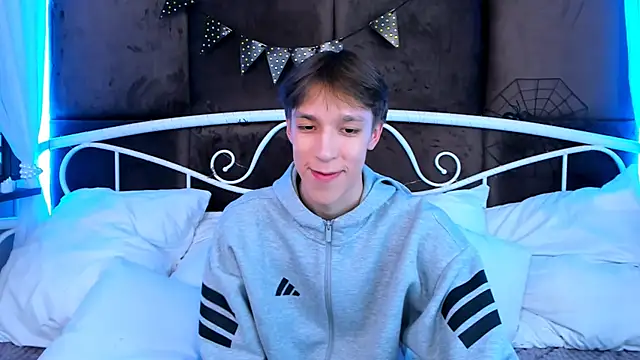 Snapshot of MarkBranston chatting on November 2, 2025, 11:26 am MarkBranston online show from November 2, 2025, 11:26 am