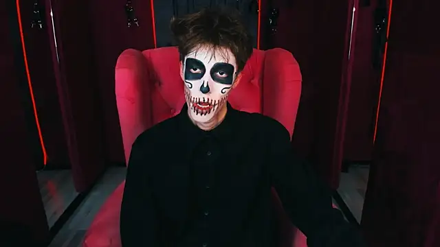 Snapshot of MarkBranston chatting on October 31, 2025, 4:03 pm MarkBranston online show from October 31, 2025, 4:03 pm