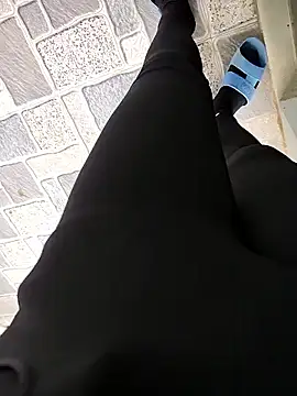 Mymy love91 online show from November 17, 2025, 8:40 am