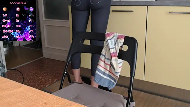 Snapshot of Spicypamy chatting on October 11, 2025, 10:49 am Spicypamy online show from October 11, 2025, 10:49 am