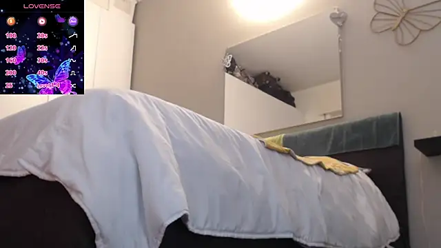 Snapshot of Spicypamy chatting on December 18, 2025, 4:33 pm Spicypamy online show from December 18, 2025, 4:33 pm