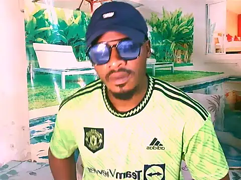 Snapshot of EbonyTiger69 chatting on November 3, 2025, 3:37 pm EbonyTiger69 online show from November 3, 2025, 3:37 pm