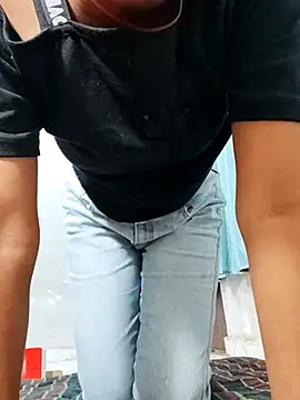 Saniya Doll online show from October 14, 2025, 8:26 am