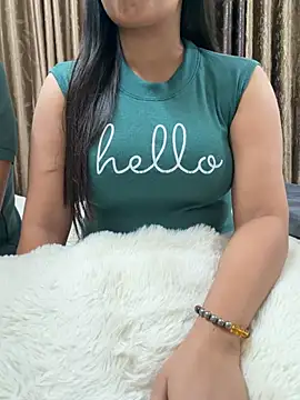 vickyandtania online show from April 30, 2026, 5:20 pm