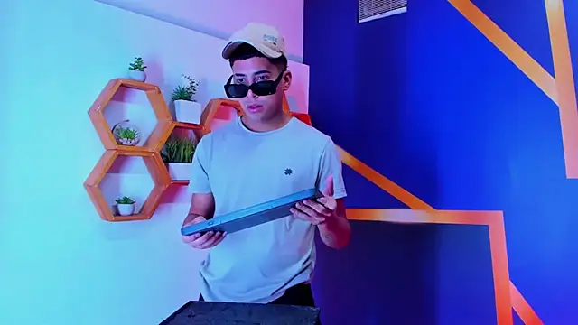 Play boys Hot2 online show from October 11, 2025, 11:55 am