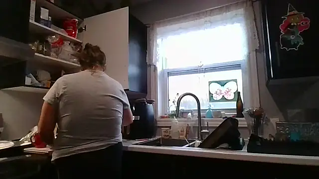 Snapshot of october1992xx chatting on October 27, 2025, 12:17 pm october1992xx online show from October 27, 2025, 12:17 pm