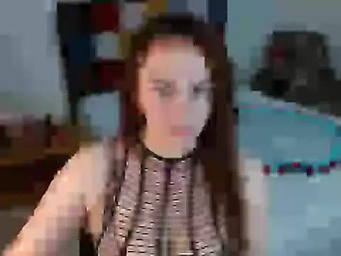 Snapshot of Miavelvett- chatting on October 6, 2025, 2:13 am Miavelvett- online show from October 6, 2025, 2:13 am