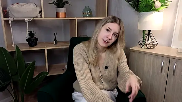 RoxaneDuperre online show from October 12, 2025, 7:32 am