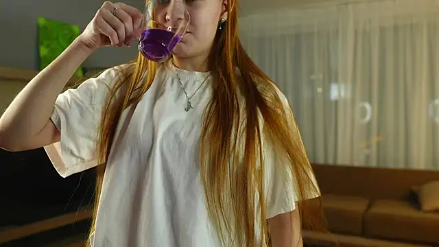 Snapshot of MarindaRuud chatting on November 24, 2025, 12:16 pm MarindaRuud online show from November 24, 2025, 12:16 pm