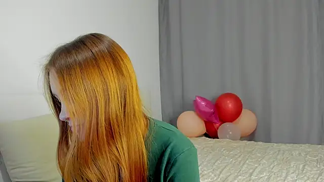 Snapshot of MarindaRuud chatting on November 6, 2025, 11:36 am MarindaRuud online show from November 6, 2025, 11:36 am