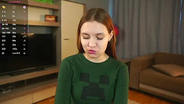 Snapshot of MarindaRuud chatting on November 17, 2025, 11:47 am MarindaRuud online show from November 17, 2025, 11:47 am