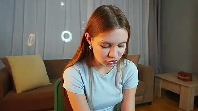 Snapshot of MarindaRuud chatting on October 17, 2025, 1:02 pm MarindaRuud online show from October 17, 2025, 1:02 pm