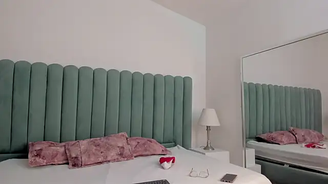 Snapshot of Alanha__ chatting on November 29, 2025, 4:34 am Alanha online show from November 29, 2025, 4:34 am