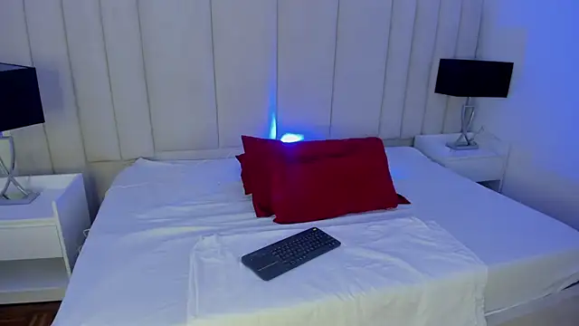 Snapshot of Alanha__ chatting on December 5, 2025, 4:11 am Alanha online show from December 5, 2025, 4:11 am