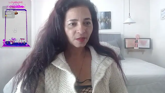 Snapshot of rosse_m chatting on October 11, 2025, 3:46 pm rosse m online show from October 11, 2025, 3:46 pm