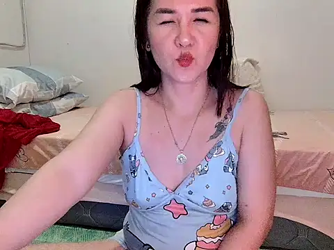 KissHott online show from July 6, 2026, 1:29 pm