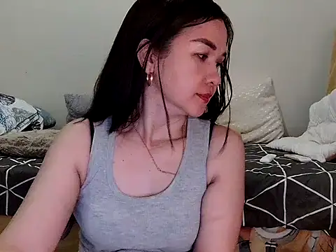 KissHott online show from May 4, 2026, 1:47 pm