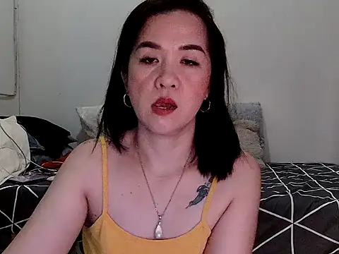 KissHott online show from April 28, 2026, 8:08 am