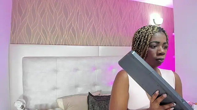 Snapshot of ThaliaWest chatting on July 18, 2026, 11:52 am ThaliaWest online show from July 18, 2026, 11:52 am