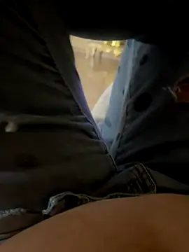 Snapshot of Bionda19 chatting on October 17, 2025, 2:41 pm Bionda19 online show from October 17, 2025, 2:41 pm