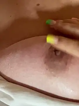 Snapshot of Bionda19 chatting on October 18, 2025, 5:37 pm Bionda19 online show from October 18, 2025, 5:37 pm