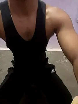 Snapshot of OooYessboyy chatting on October 4, 2025, 5:20 am OooYessboyy online show from October 4, 2025, 5:20 am