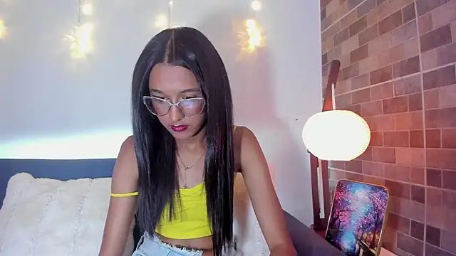 luna valen online show from February 6, 2026, 9:11 pm