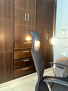 Snapshot of Rose_monroee chatting on October 21, 2025, 7:35 pm Rose monroee online show from October 21, 2025, 7:35 pm