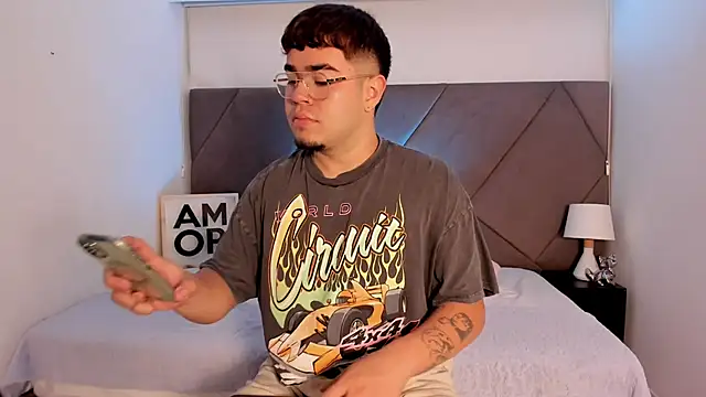 Snapshot of thiago_occonor chatting on October 17, 2025, 1:02 pm thiago occonor online show from October 17, 2025, 1:02 pm