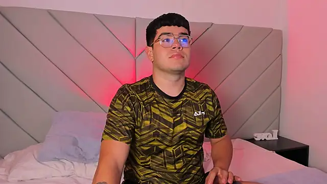 Snapshot of thiago_occonor chatting on November 12, 2025, 2:15 am thiago occonor online show from November 12, 2025, 2:15 am