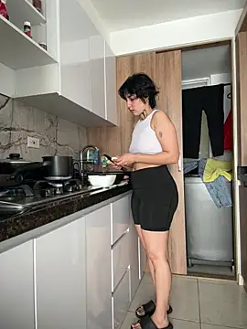 DaisyEmily online show from June 10, 2026, 4:41 pm