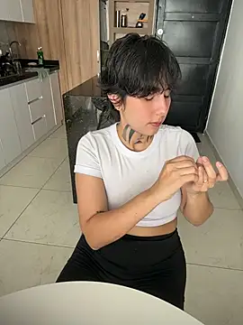 DaisyEmily online show from June 13, 2026, 8:18 pm