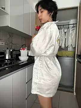DaisyEmily online show from June 14, 2026, 7:04 pm