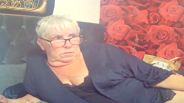 Snapshot of Playful_MILF_Demi chatting on August 2, 2026, 4:59 pm Playful MILF Demi online show from August 2, 2026, 4:59 pm