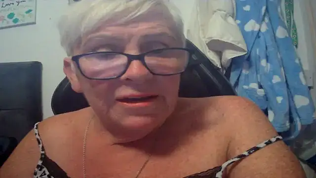 Snapshot of Playful_MILF_Demi chatting on July 5, 2026, 5:09 pm Playful MILF Demi online show from July 5, 2026, 5:09 pm
