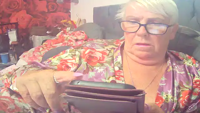 Snapshot of Playful_MILF_Demi chatting on July 17, 2026, 8:11 am Playful MILF Demi online show from July 17, 2026, 8:11 am